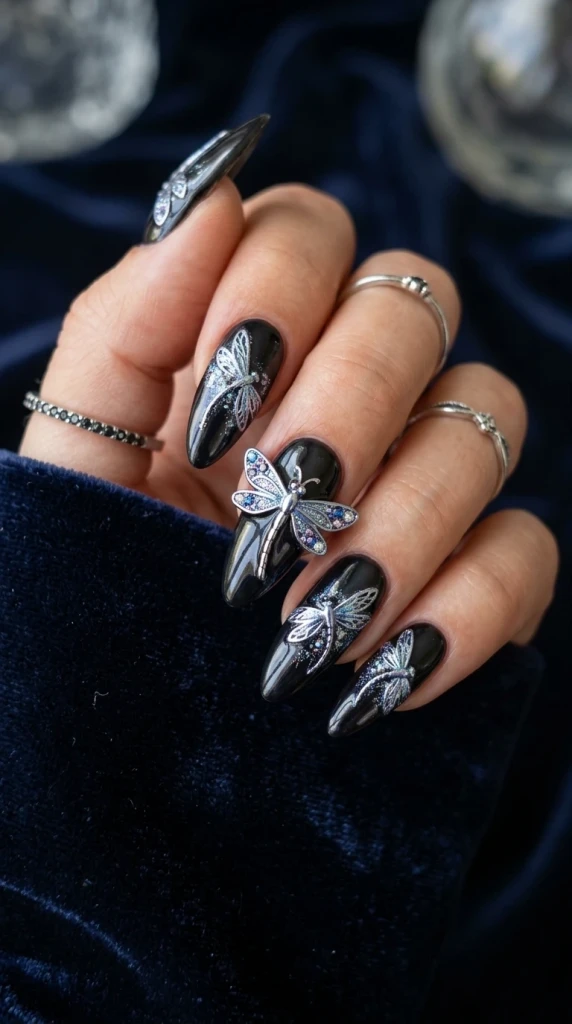 Chrome_Dragonfly_Dark_Base_Nails_202605021318